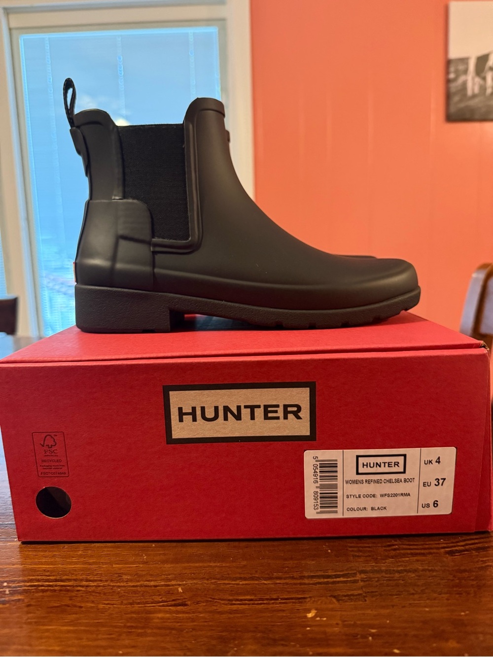 NIB Hunter Black Chelsea Short Rain Boot Size W6